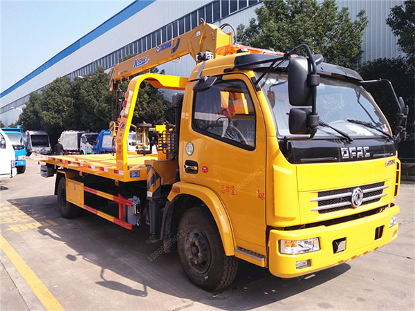 東風多利卡帶吊一拖二清障車 東風多利卡帶吊一拖二清障車