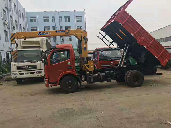 東風(fēng)3.4米藍(lán)牌隨車吊