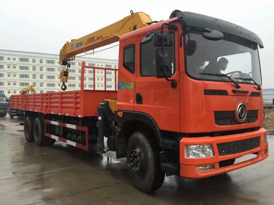 東風(fēng)廂長(zhǎng)8.5米隨車吊 東風(fēng)廂長(zhǎng)8.5米隨車吊