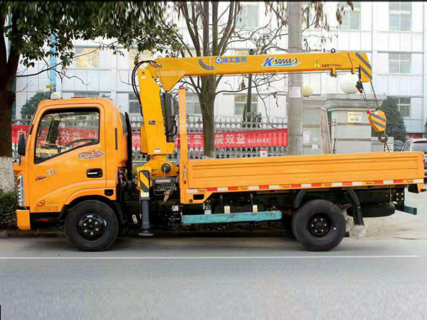 唐駿3.5米貨廂藍(lán)牌隨車吊 唐駿3.5米貨廂藍(lán)牌隨車吊