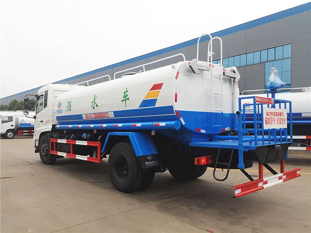 東風天錦灑水車