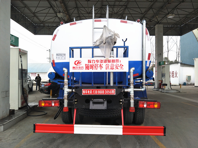 東風(fēng)T5新款灑水車