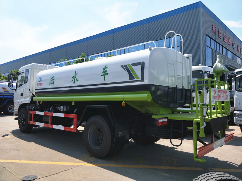 東風專底仿天錦灑水車