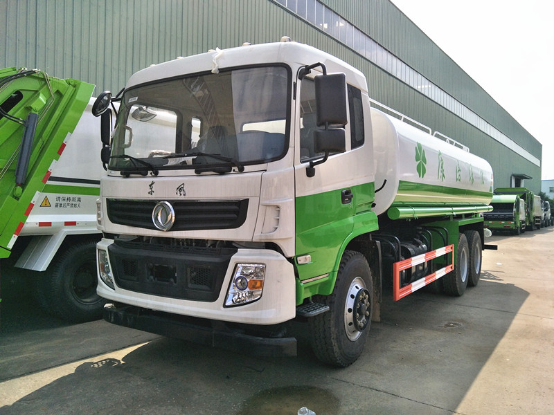 東風(fēng)新款雙橋灑水車