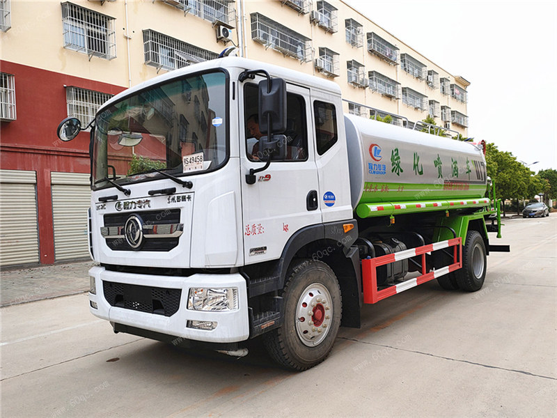 東風多利卡D9霧炮車