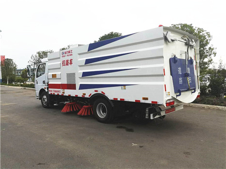 東風多利卡D7掃路車