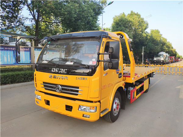 東風(fēng)多利卡D7一拖二清障車(chē) 東風(fēng)多利卡D7一拖二清障車(chē)