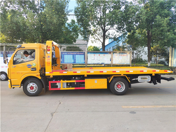 東風(fēng)多利卡D7一拖二清障車(chē) 東風(fēng)多利卡D7一拖二清障車(chē)