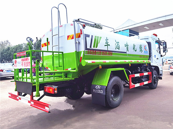 高品質D3L灑水車