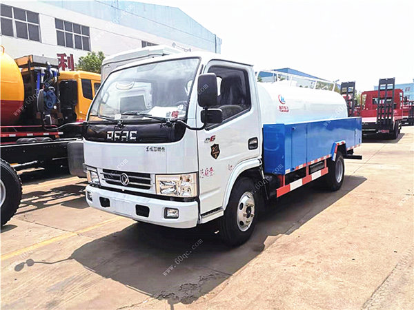 東風多利卡5噸高壓清洗車