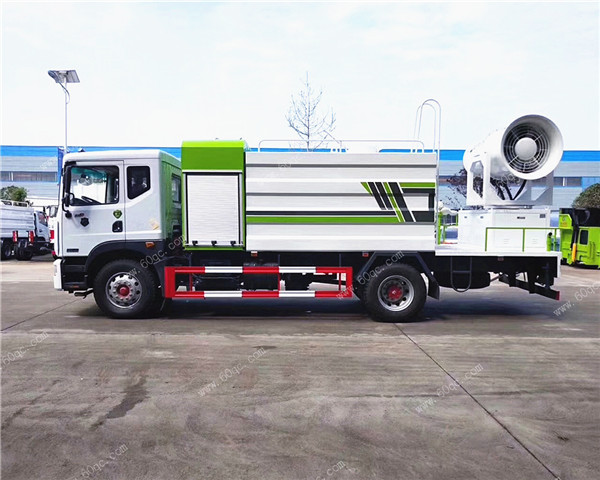 東風(fēng)多利卡D9抑塵車