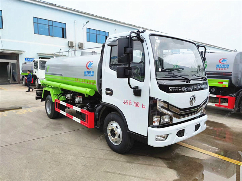 東風多利卡5噸灑水車