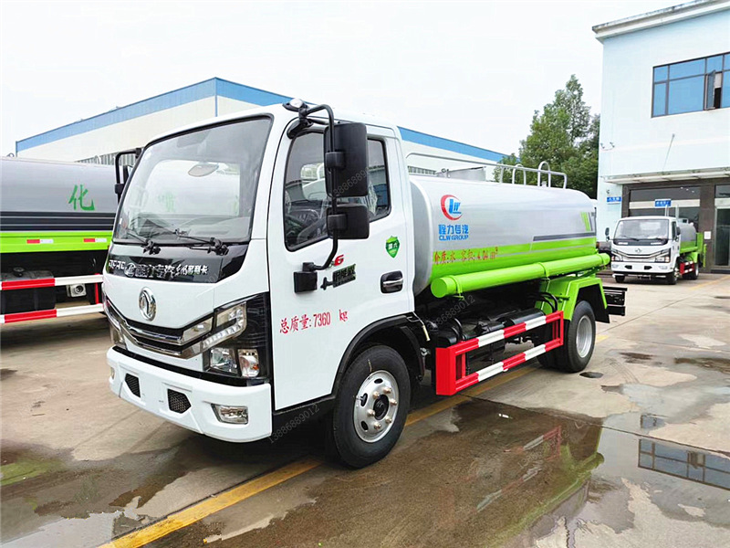 東風多利卡5噸灑水車