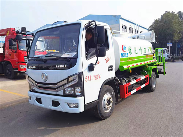 東風(fēng)多利卡5噸霧炮車