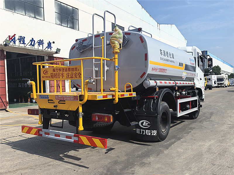 國(guó)六東風(fēng)商用12噸灑水車