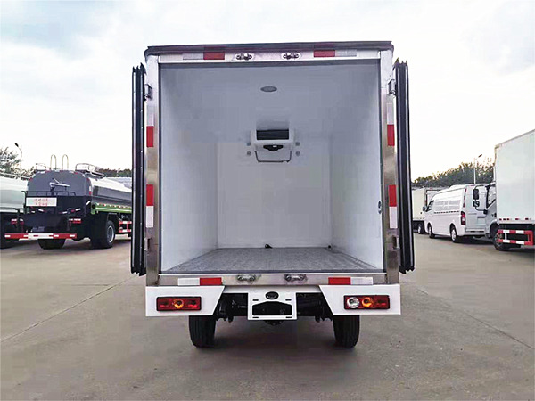 福田祥菱國(guó)六藍(lán)牌冷藏車(chē)